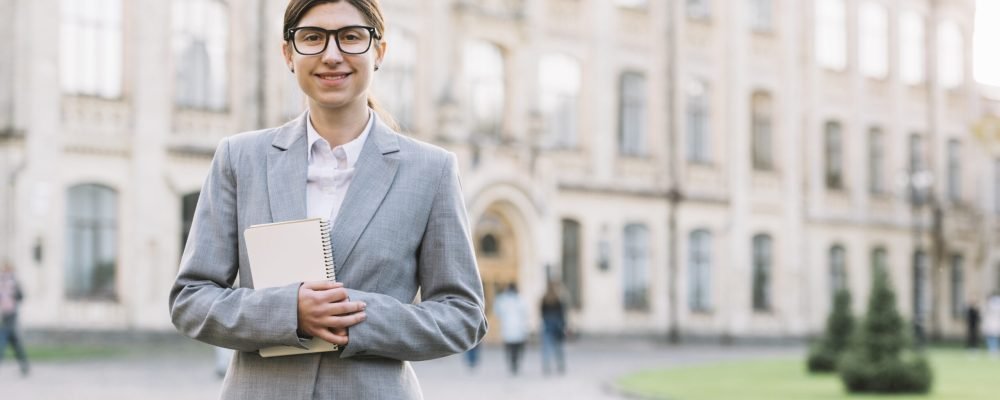 smiling-businesswoman-outdoors
